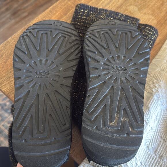 UGG cardy crochet fold over black metallic gold size 8 women’s - Picture 2 of 10